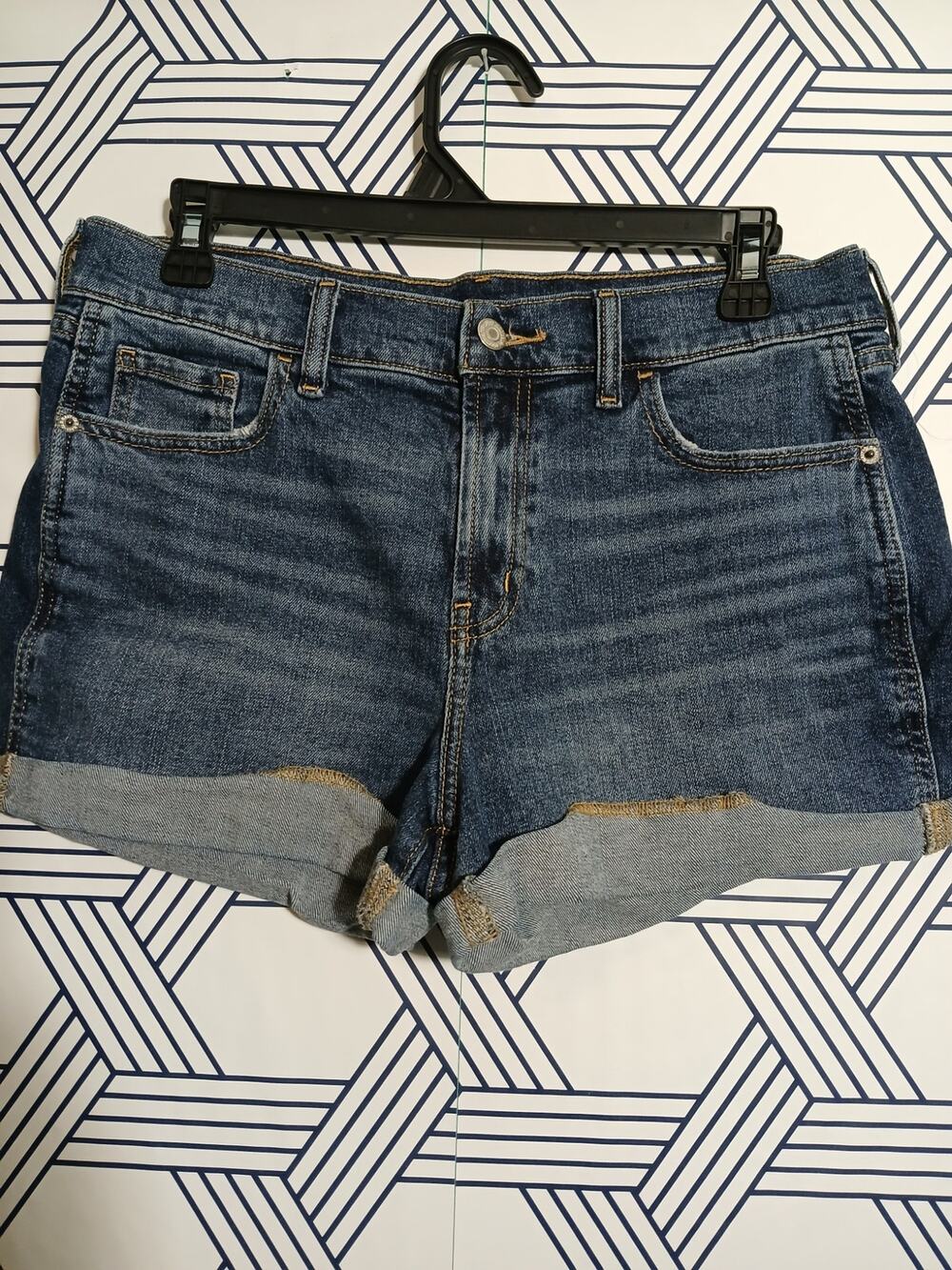 Old Navy Mid Rise Boyfriend Denim Shorts